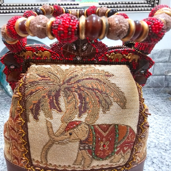 MARY FRANCES HANDMADE VINTAGE BAG - Picture 9 of 13